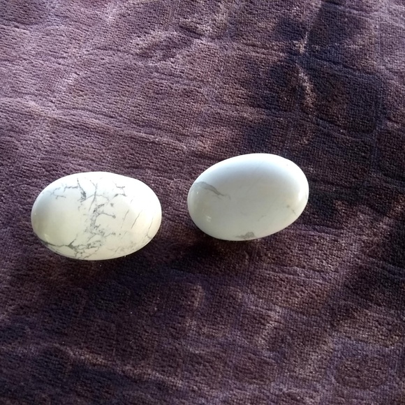 Vintage Genuine Howlite Oval Post Earrings - Picture 1 of 5